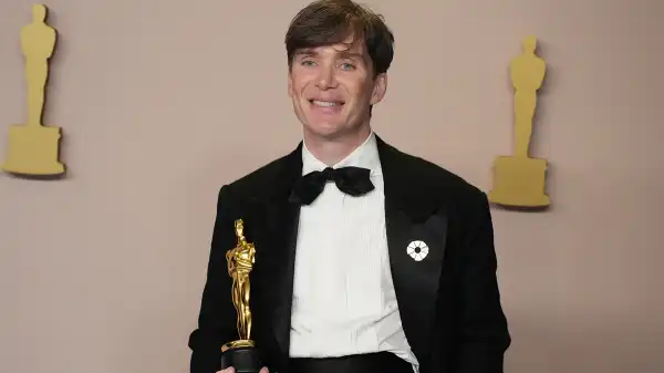 Blood Runs Coal: Cillian Murphy to Lead Universal Movie Adaptation of Book