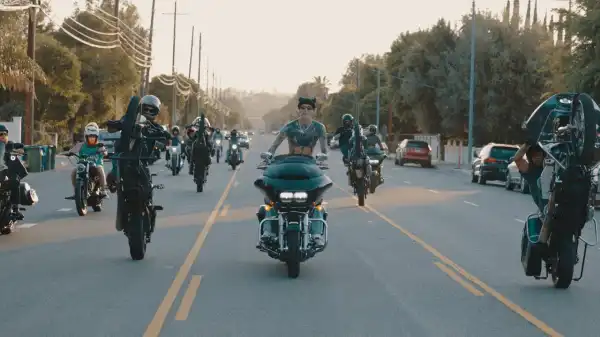 Machine Gun Kelly - PRESSURE (Video)