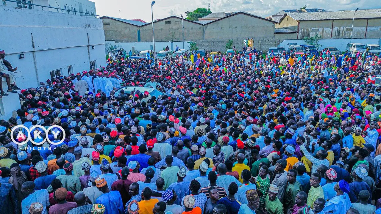 Mammoth crowd as Kwankwaso receives thousands of APC members into NNPP in Kano