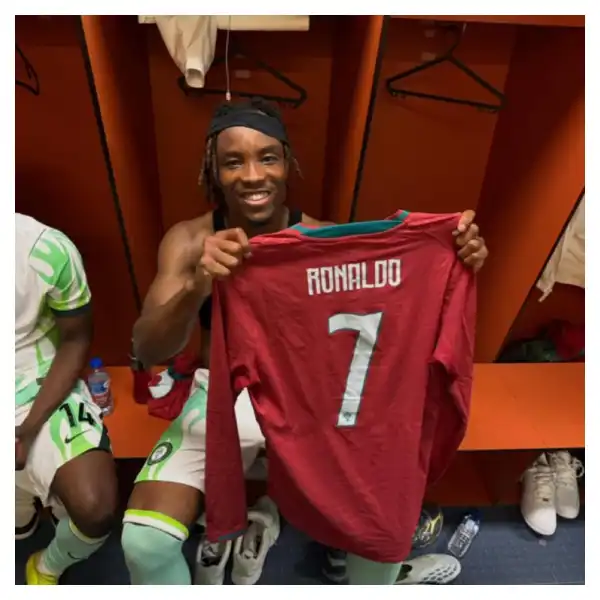 Super Eagles player gets Ronaldo’s shirt after 2-1 defeat to Portugal revealed