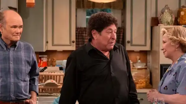 That ’90s Show Clip Features the Return of Donna’s Dad Bob Pinciotti