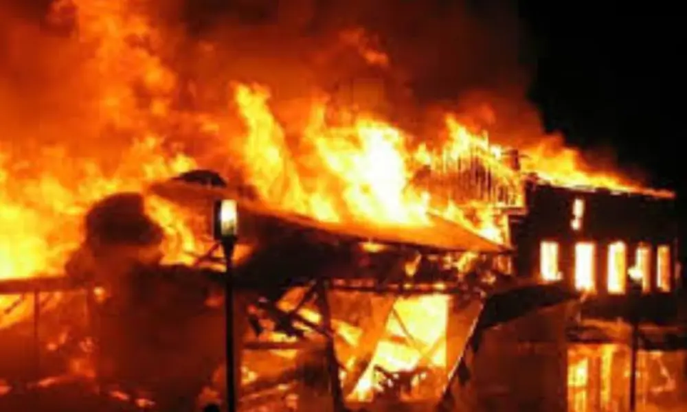 Property worth millions of naira destroyed as fire ravages residential building in Oyo [PHOTO]
