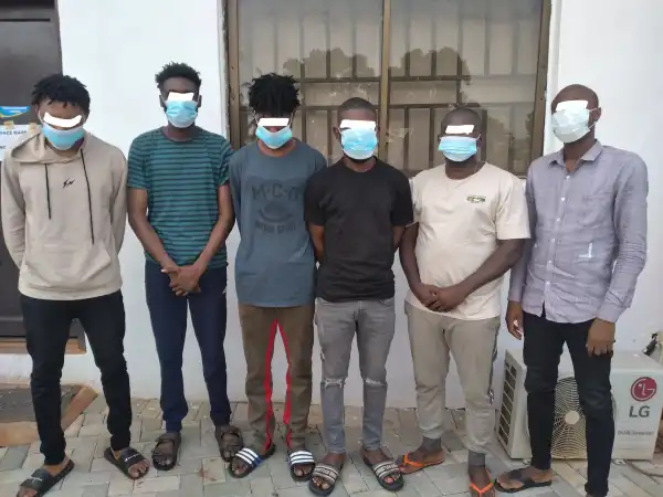 Six suspected internet fraudsters arrested in Enugu (photos)