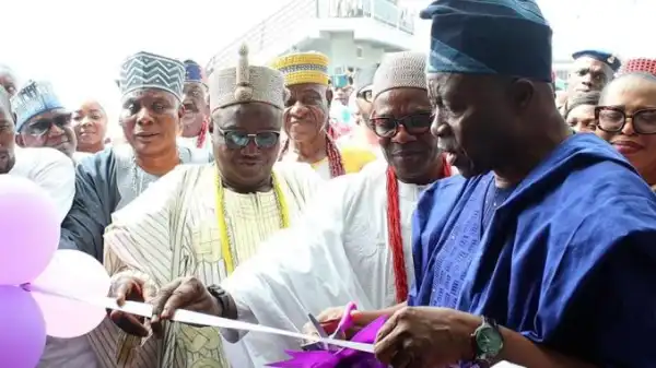 Adeleke Commissions Osogbo Central Hospital, Hails CMD Akin Ajayi