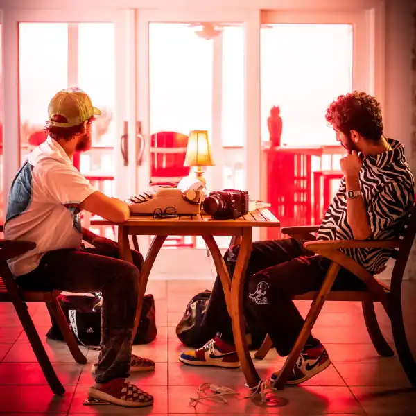 6 Dogs Ft. RIZ LA VIE – Beach House