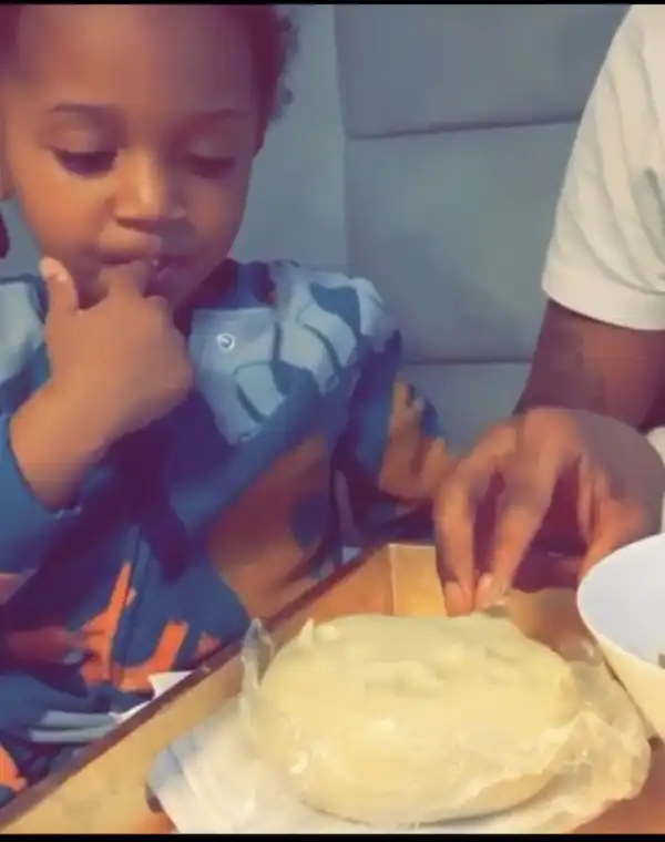 Wizkid slams news outlet that tagged him “humble” for eating pounded yam.