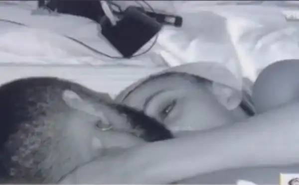 BBTitans: Yemi And Khosi Kiss, Cuddle Under The Duvet (Video)