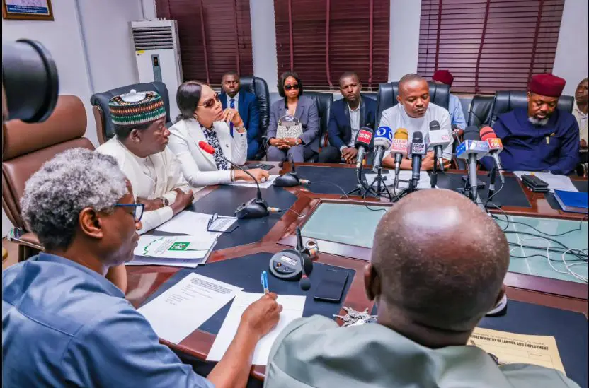 New minimum wage: FG offers N62,000, labour drops demand to N250,000