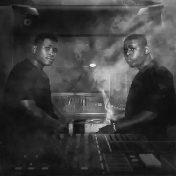Distruction Boyz & DJ Tira – Insangu ft The Elevatorz & Worst Behaviour