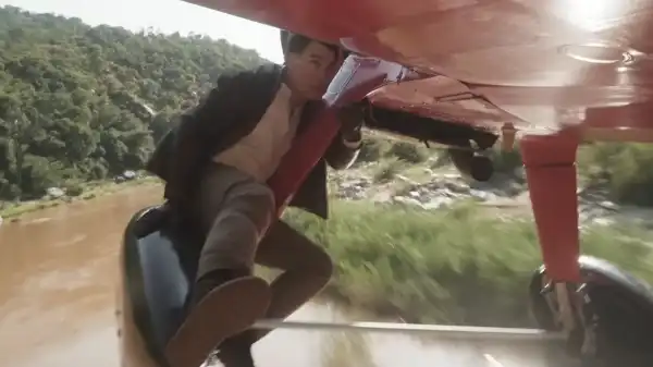 Tom Cruise Hangs Onto a Plane 8,000 Feet in the Air in Mission: Impossible 8 Stunt