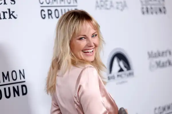 The Hunting Wives: Malin Åkerman Leads Starz Thriller Drama Series