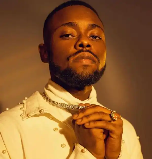 My Ex Stabbed Me On My Chest, Smashed Kettle On My Head - Singer, Lojay