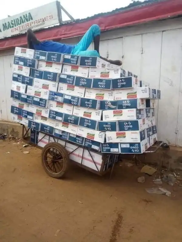 Hilarious! Is this man about to stock his shop with cartons of looted COVID-19 noodles?