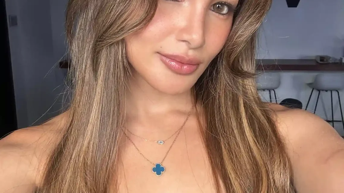 Biography & Career Of Elisse Joson