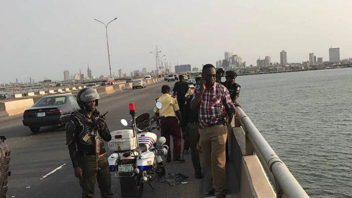 Man rescued after attempting to jump into Lagos lagoon