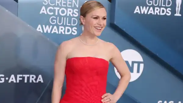 A Friend of the Family: Anna Paquin & More Join Peacock True-Crime Drama