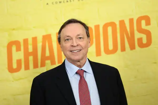 Bobby Farrelly To Helm Road Trip Comedy Driver’s Ed From Outer Banks Creator