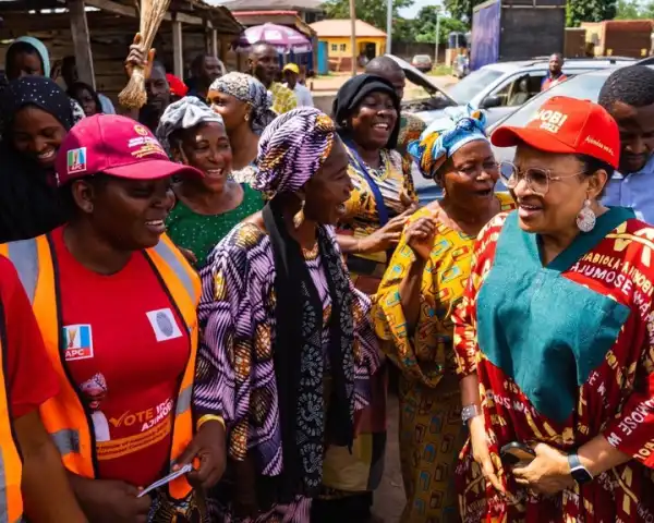 Florence Ajimobi Joins Door To Door Campaign For Tinubu In Oyo