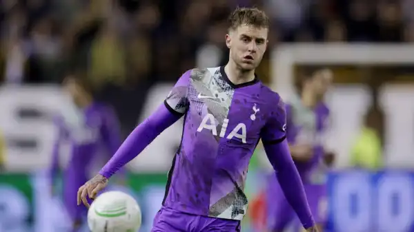 Joe Rodon joins Rennes on initial loan