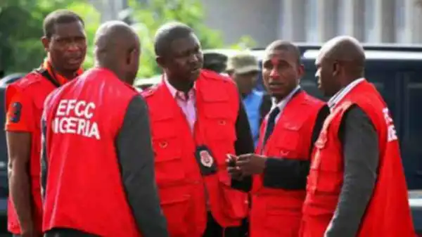 JUST IN!!! EFCC Arrests 22 Suspected Internet Fraudsters In Delta