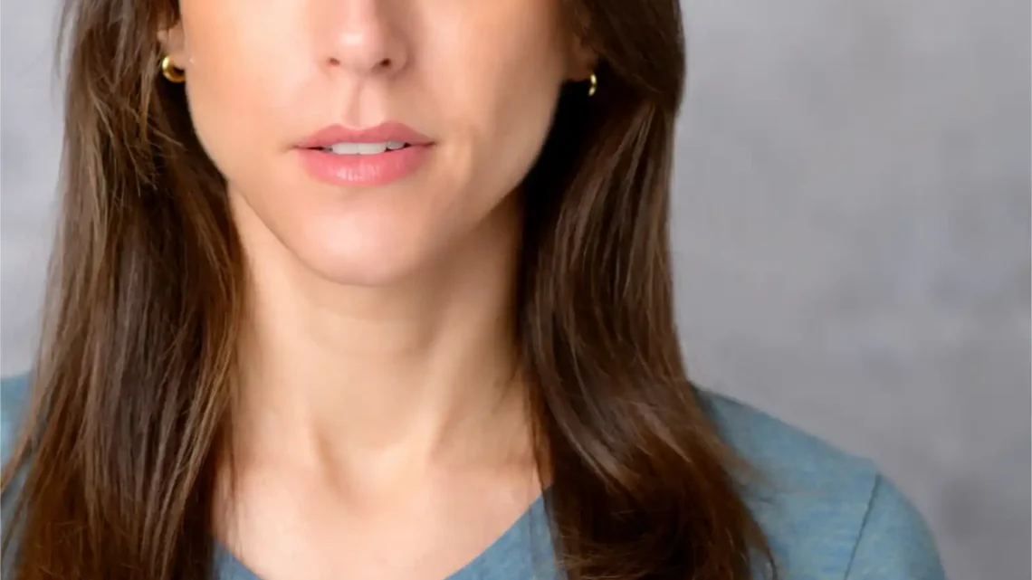 Age & Career Of Lauren Lopez