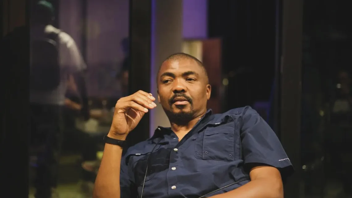 Age & Career of Loyiso Gola