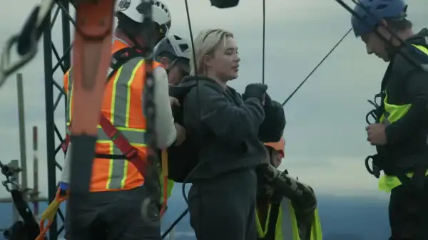 Thunderbolts* Star Florence Pugh on Jumping Off Buildings & Doing Stunts in MCU Movie