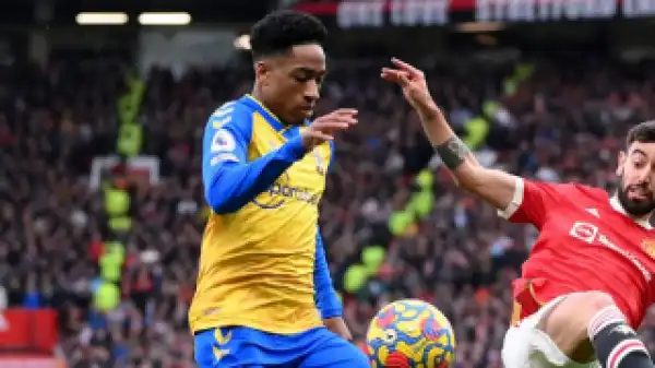 Southampton fullback Walker-Peters welcomes England interest