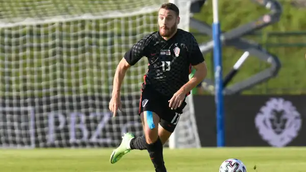 West Ham complete €30m signing of CSKA midfielder Vlasic