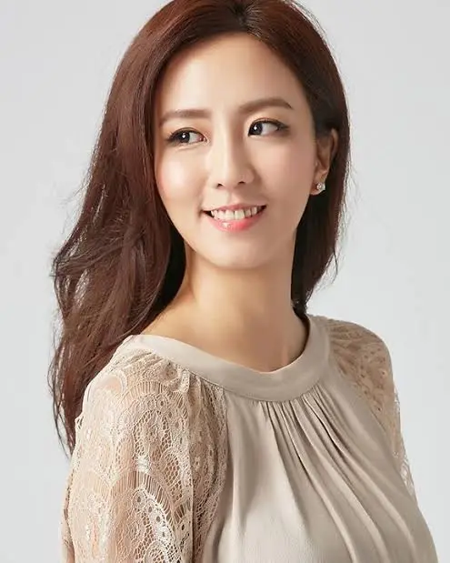 Biography & Career Of Amanda Chou