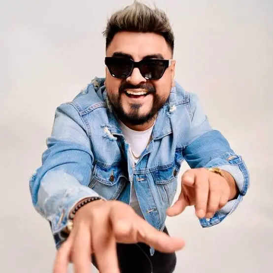 Biography & Career Of Alex Pluas