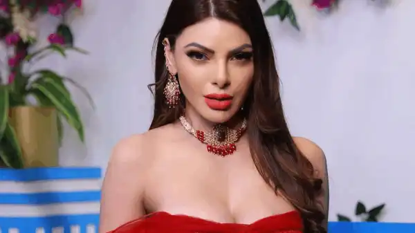 Biography & Career Of Sherlyn Chopra