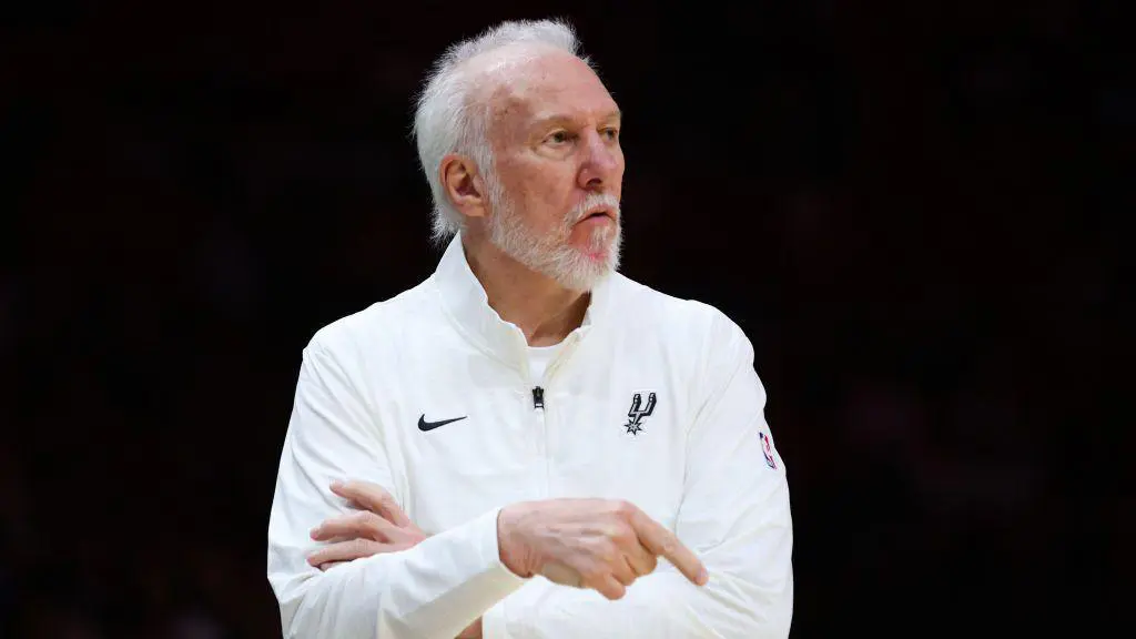 Gregg Popovich steps down as coach of Spurs