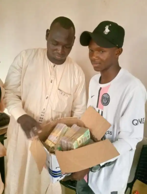Tricycle Rider Returns Missing N15m To Chadian Owner In Kano