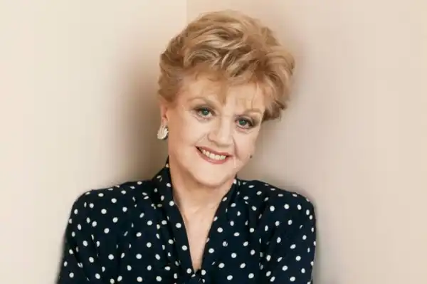 Biography & Career Of Angela Lansbury