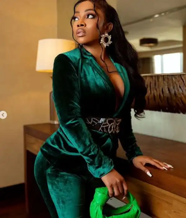 Even If Your Woman Has Money, Give Her Money - Toke Makinwa Advises Men