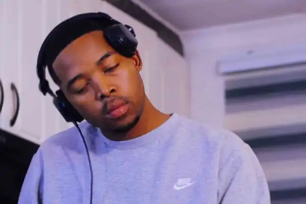 Mick-Man – Piano Dance ft. Siya M