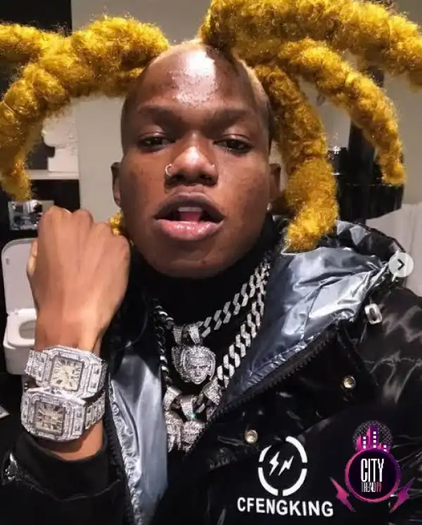 NBA Geeboy spotted at computer village trying to sell 12-year old laptop (Video)