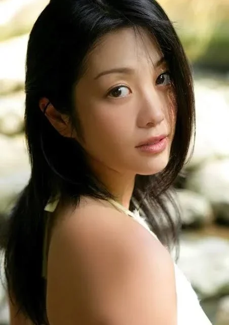 Age & Career Of Minako Komukai