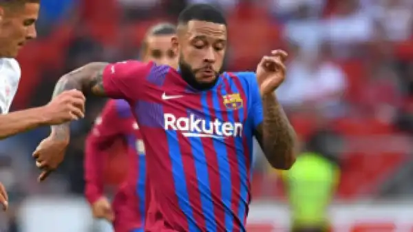 Barcelona invite Arsenal to bid for Depay