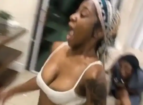 See The Moment Two Oloshos Are Fighting Bitterly (VIDEO)