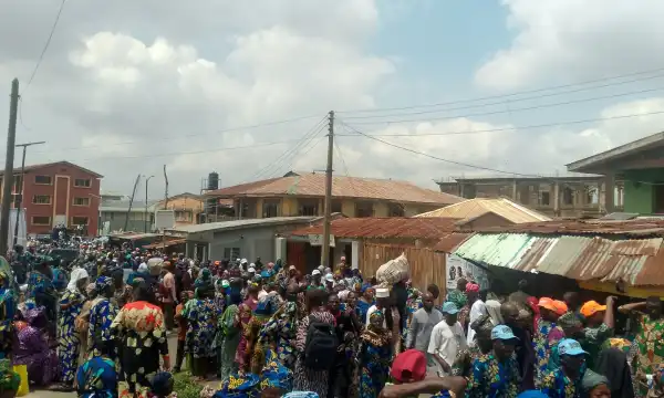 2027: Oyo APC Senator, Alli declares guber ambition