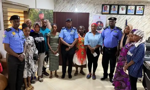 Osun CP presents N13.5m cheques to fallen officer’s families