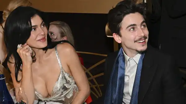 Timothée Chalamet & Kylie Jenner Thinking About Taking Relationship to ‘Next Level’ – Report