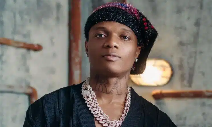 Wizkid drops advice about working smart, hours after Davido ventured into crypto