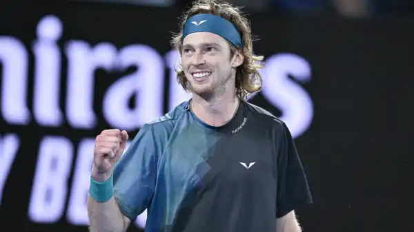 Biography & Career Of Anastasija Homutova