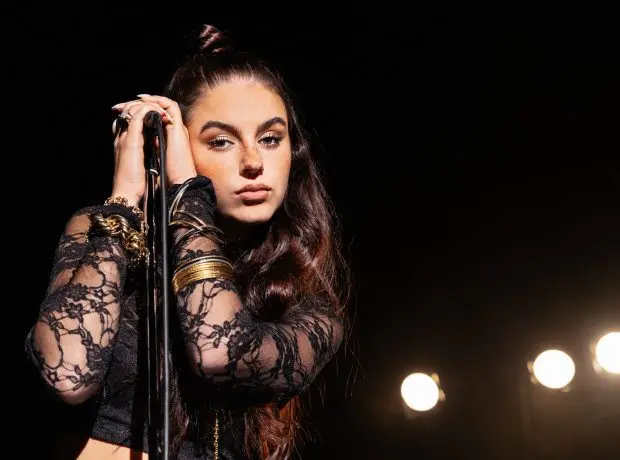 Age & Career of Mirella (Singer)