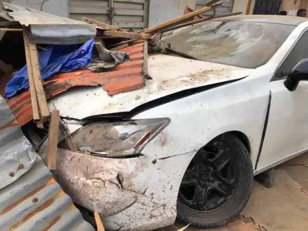 Four Hospitalised As Car Crashes Into Lagos Building