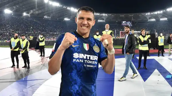 Alexis Sanchez considering summer return to Barcelona among other clubs