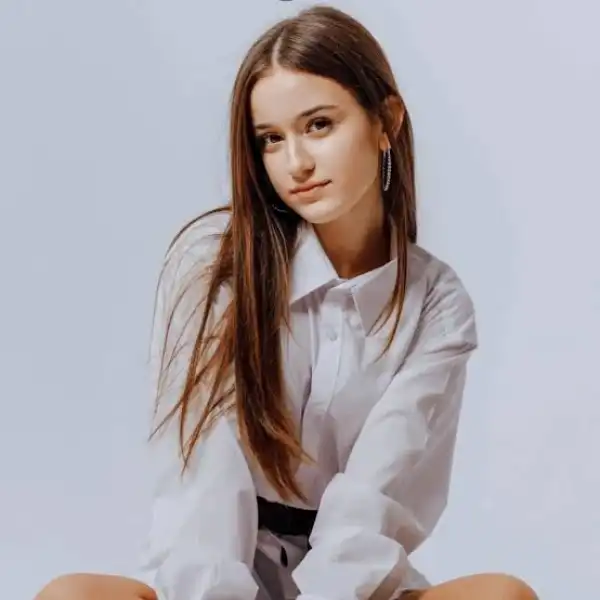 Career & Net Worth Of Adela Borș